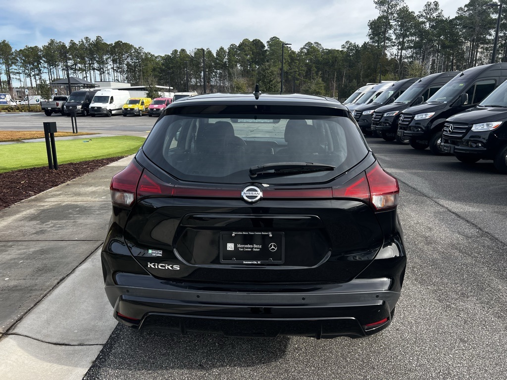 2021 Nissan Kicks S photo 8