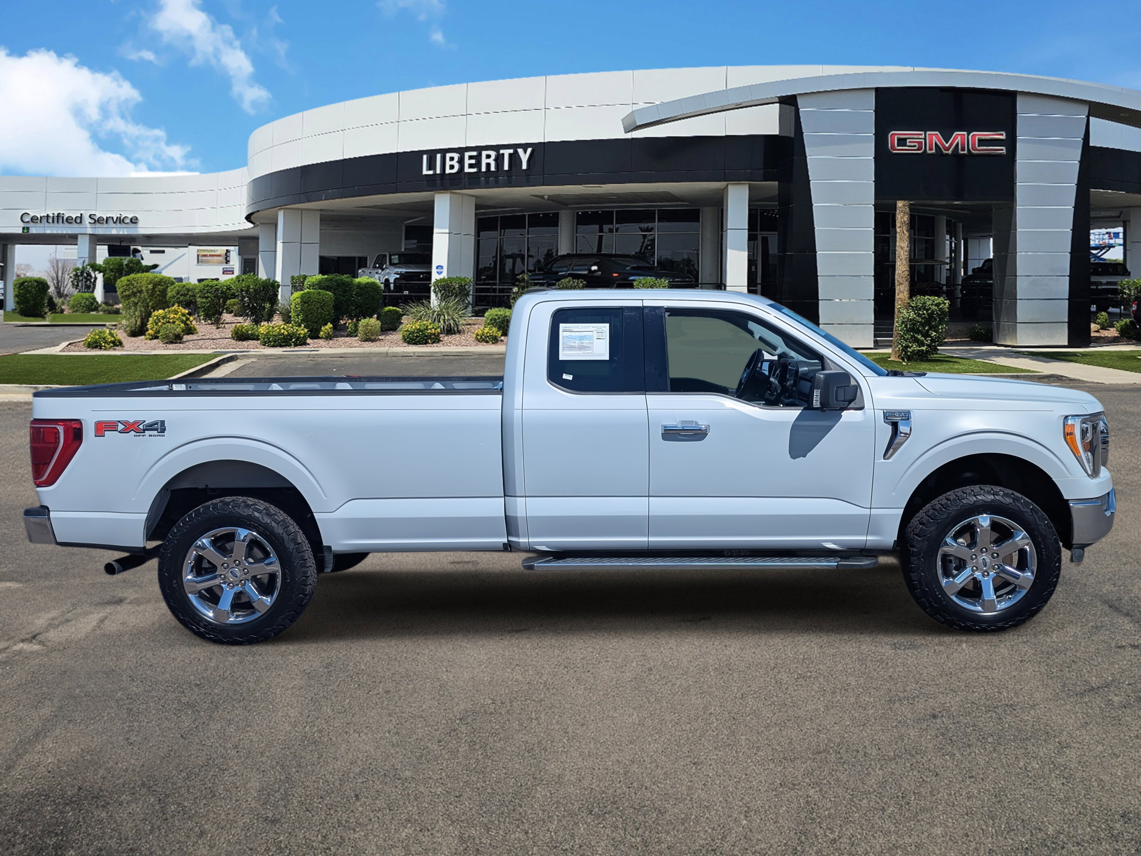 2021 Ford F-150 XLT photo 2