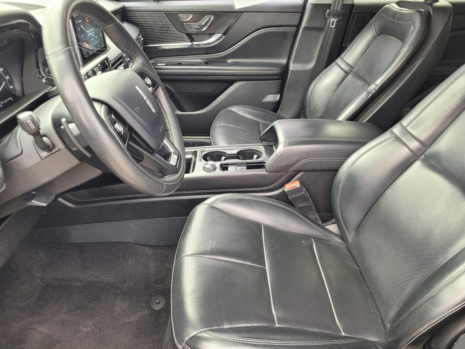 2022 Lincoln Corsair Standard photo 21