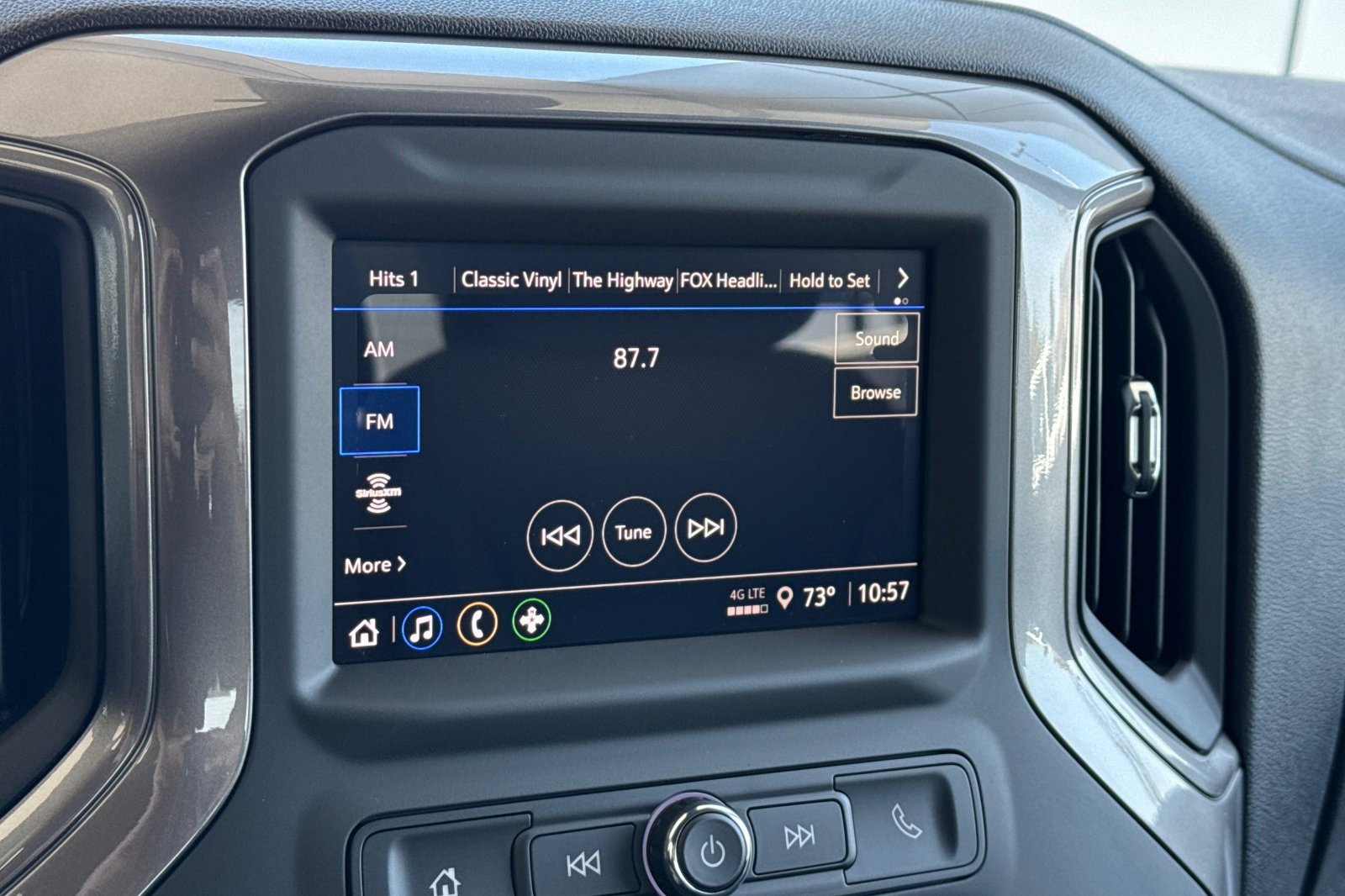 2025 Chevrolet Silverado 1500 Custom photo 16