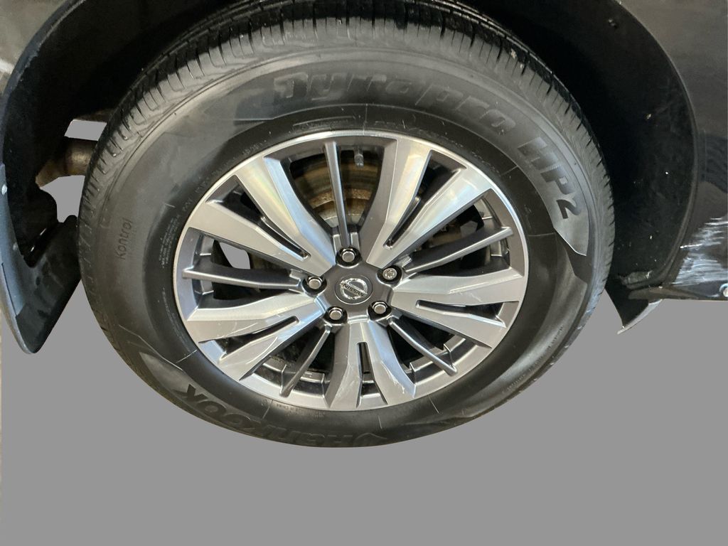 2020 Nissan Pathfinder S photo 14