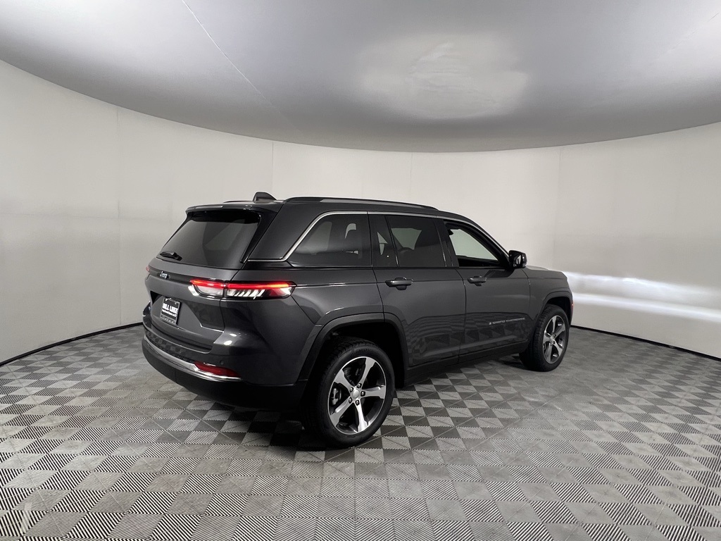 2023 Jeep Cherokee 4xe photo 4