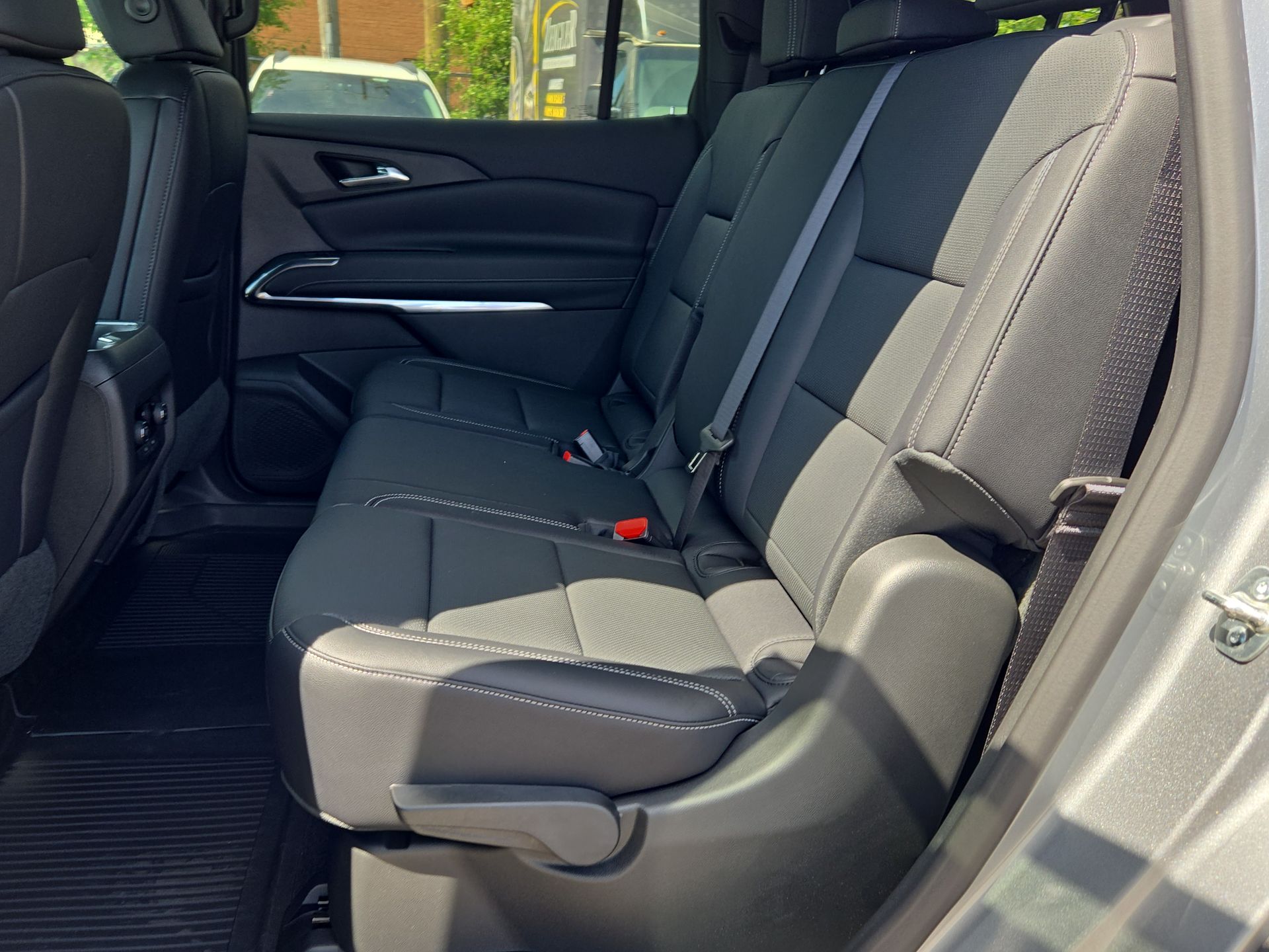 2025 Chevrolet Traverse photo 30