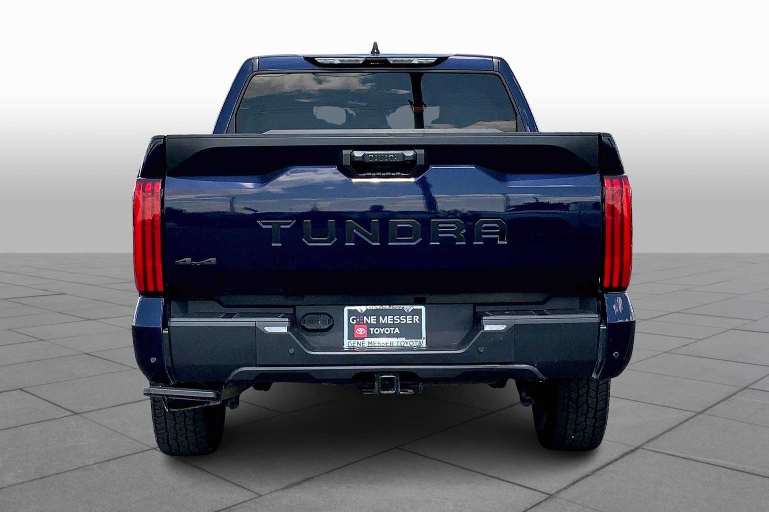 2023 Toyota Tundra SR5 CrewMax photo 4