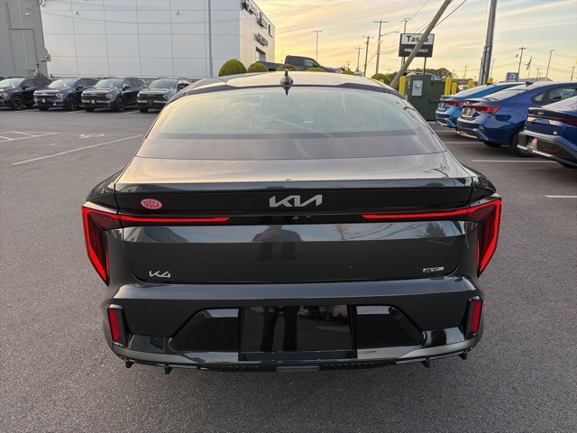 2025 Kia K4 GT-Line photo 4