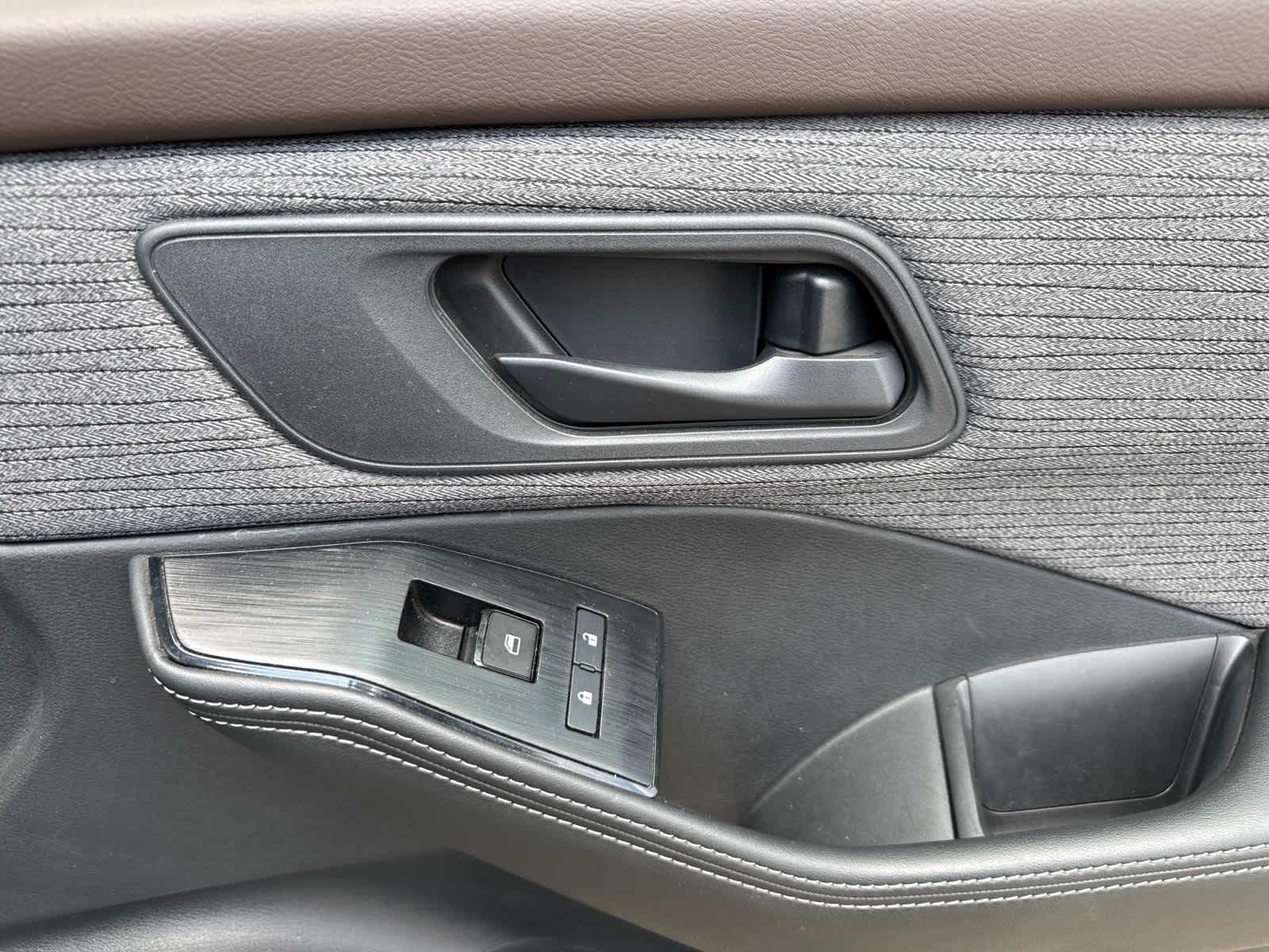 2021 Nissan Rogue S photo 29