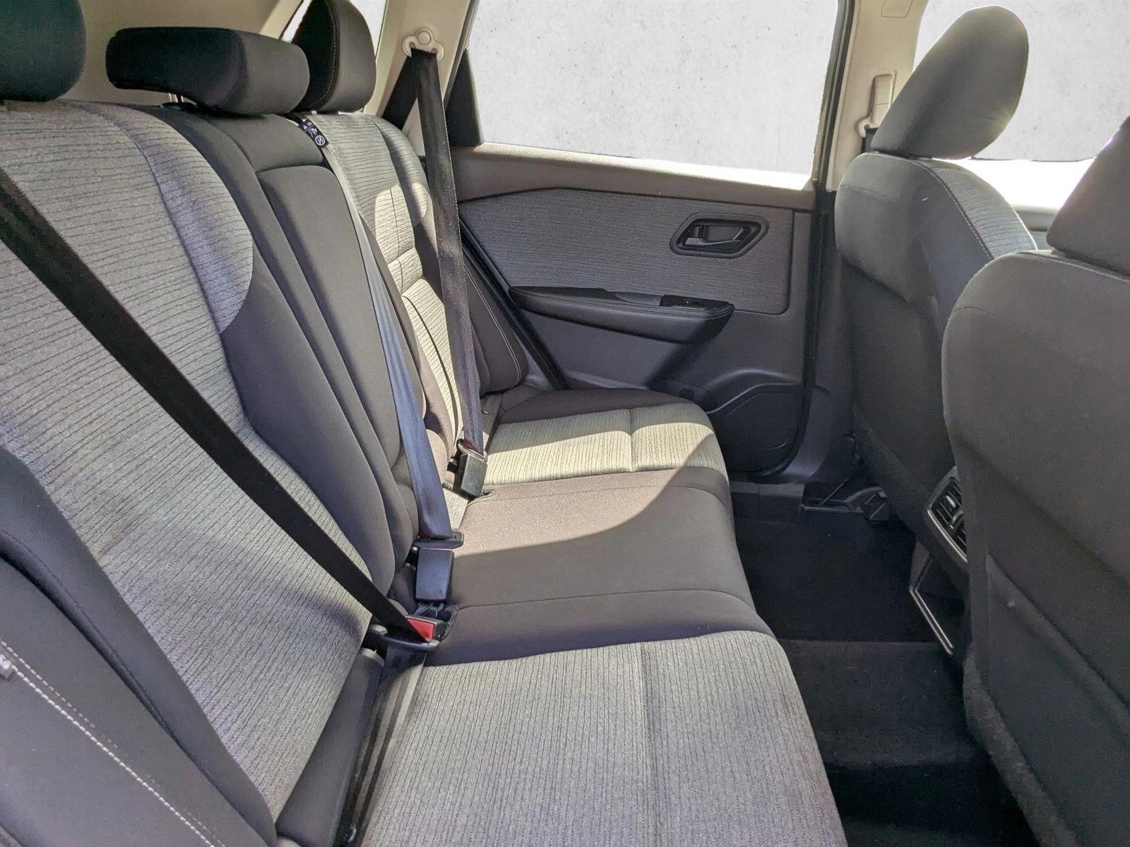 2021 Nissan Rogue S photo 17