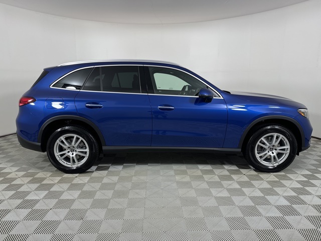 2025 Mercedes Benz GLC 300 4MATIC photo 8