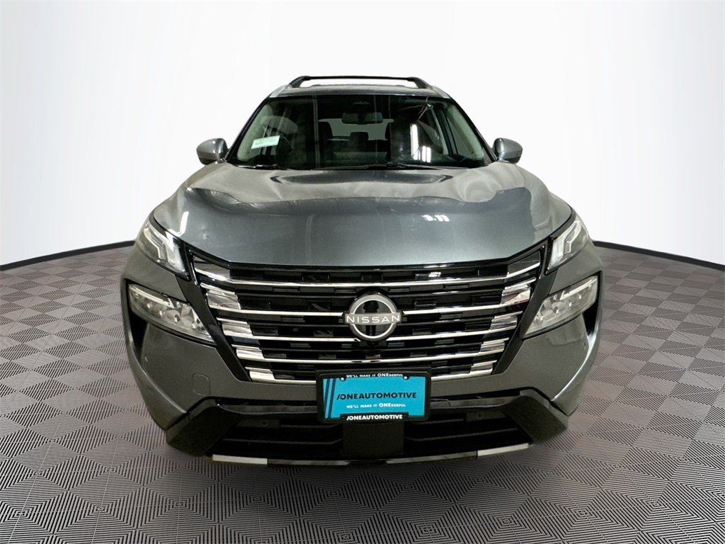 2025 Nissan Rogue Platinum photo 3