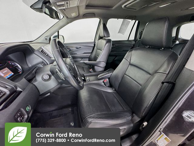 2017 Honda Pilot Touring photo 19