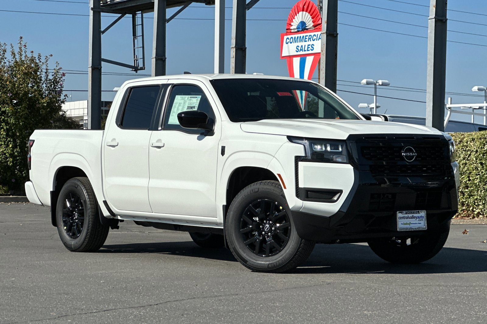 2026 Nissan Frontier Crew Cab SV photo 2