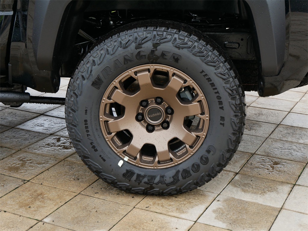2025 Toyota Tacoma Trailhunter Double Cab photo 3