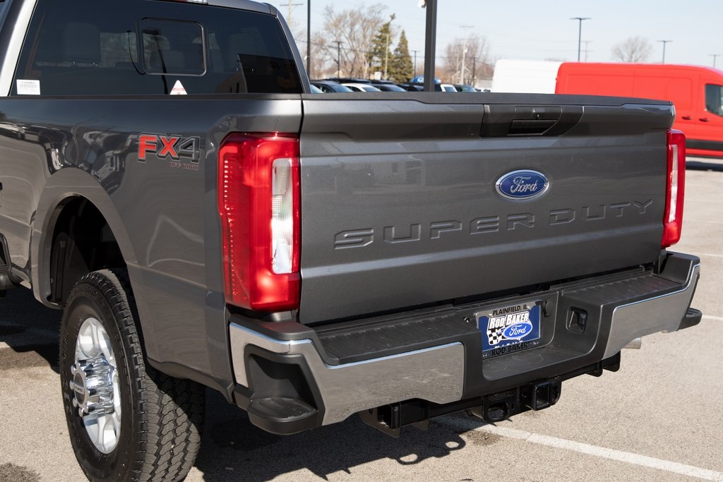 2025 Ford F-350 XLT photo 16