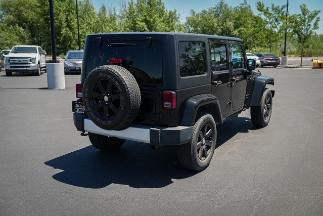 2015 Jeep Wrangler Unlimited Sahara photo 6