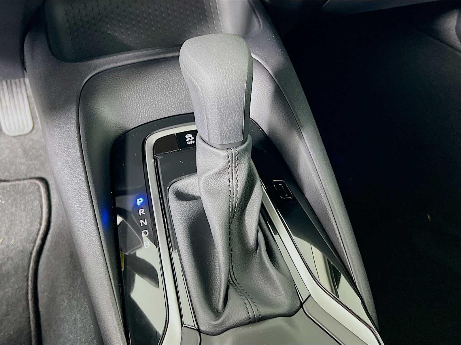 2025 Toyota Corolla LE photo 9