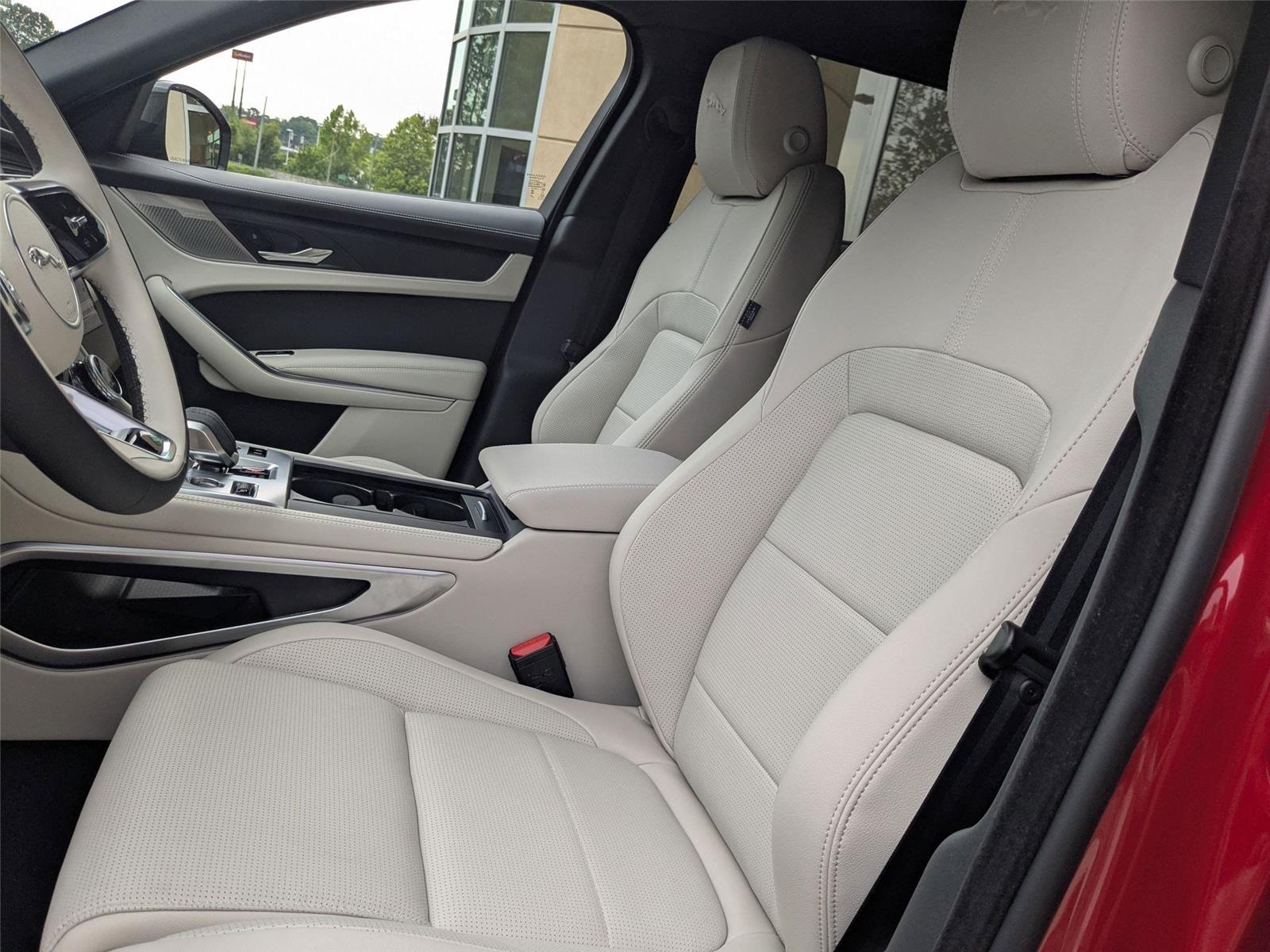 2026 Jaguar F-PACE P250 R-Dynamic S photo 14