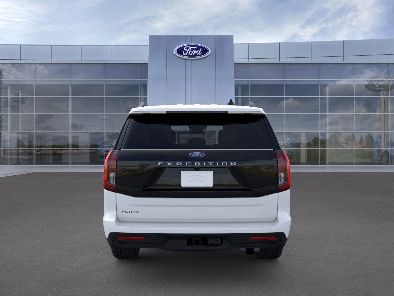 2025 Ford Expedition photo 3