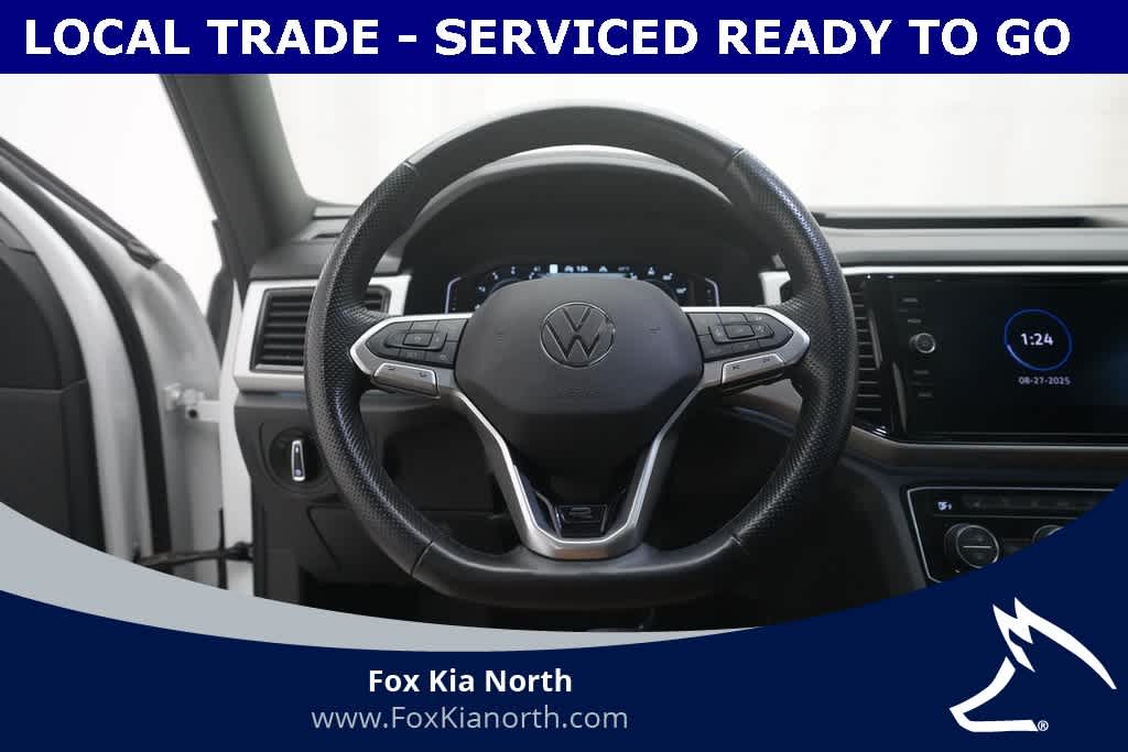 2022 Volkswagen Atlas Cross Sport V6 SEL Premium R-Line photo 2