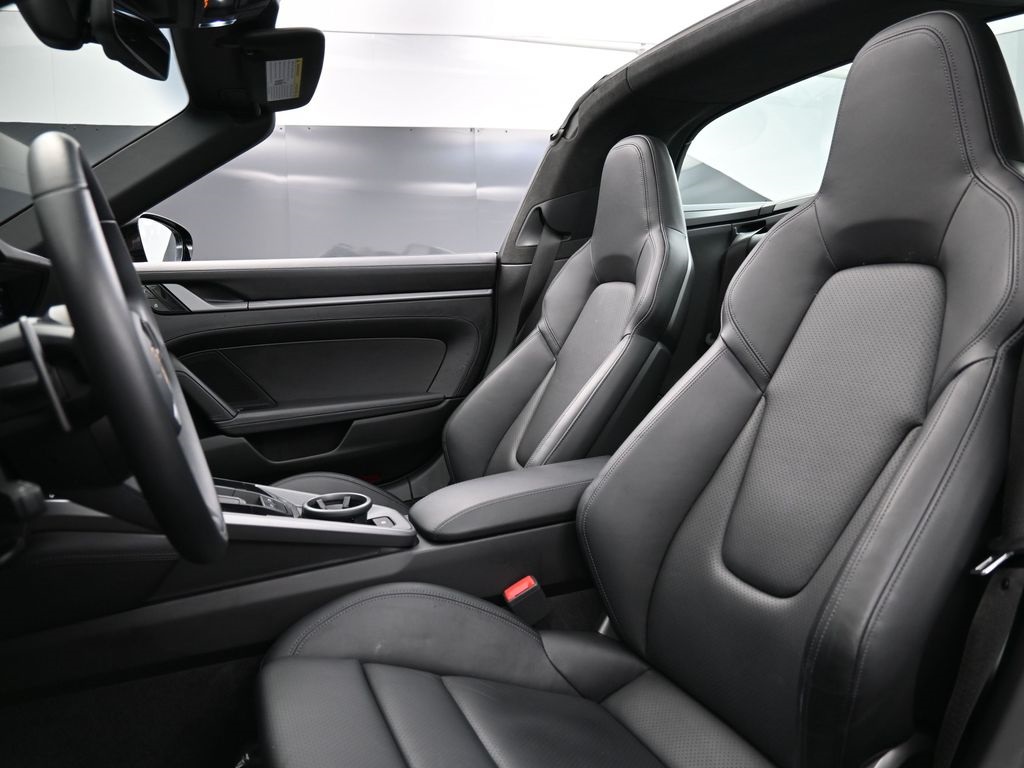 2021 Porsche 911 Targa 4S photo 4