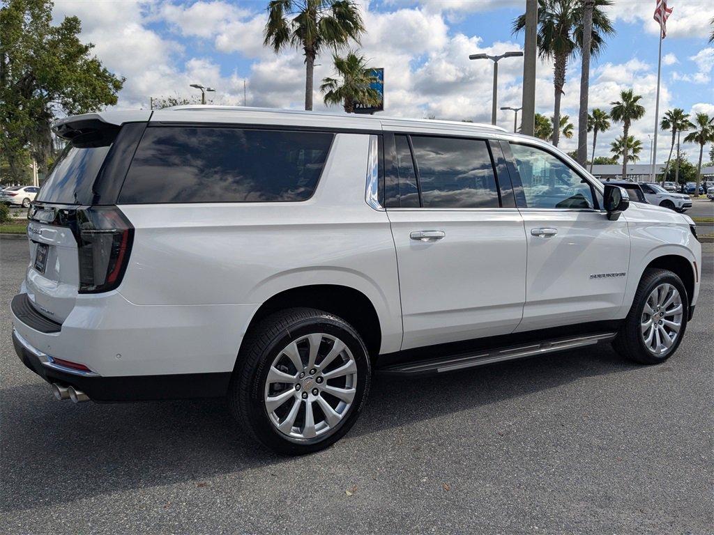 2025 Chevrolet Suburban Premier photo 4