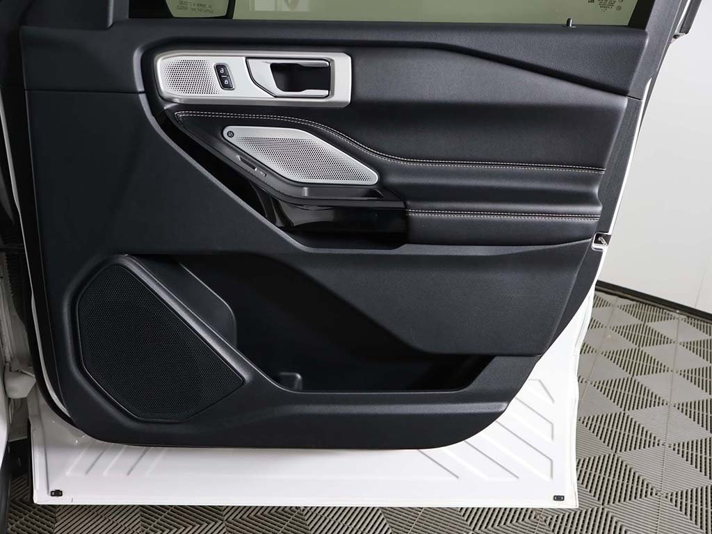 2022 Ford Explorer ST photo 22