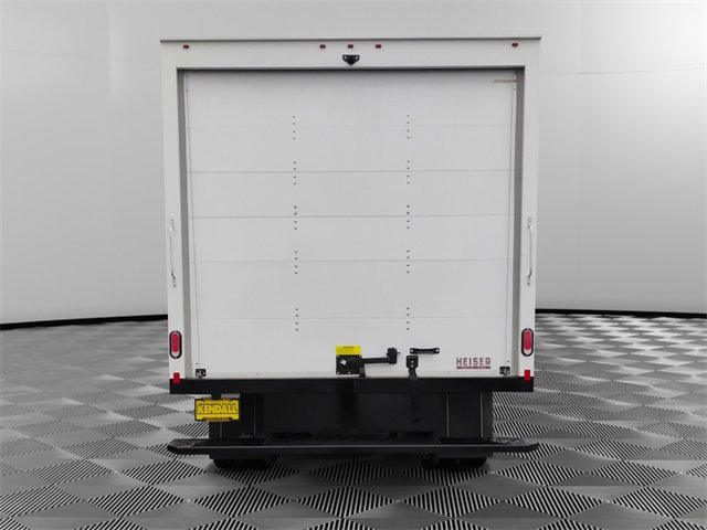 2024 Chevrolet Express Cutaway 3500 photo 4