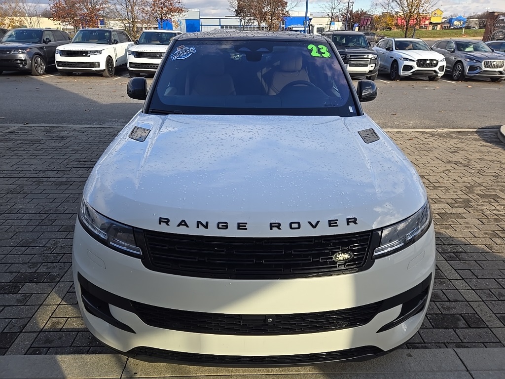 2023 Land Rover Range Rover Sport SE photo 3