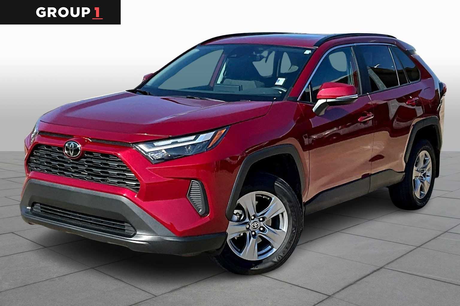 2023 Toyota RAV4 XLE's photo