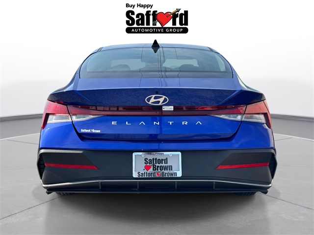 2024 Hyundai Elantra SEL photo 8