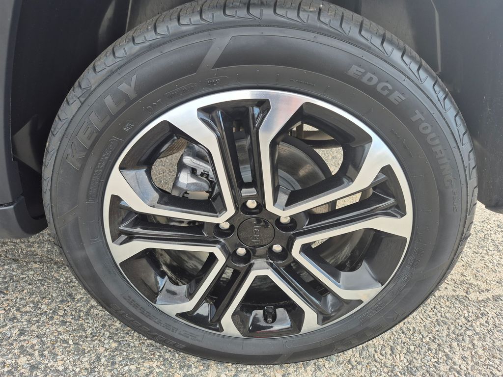 2023 Jeep Compass Limited photo 8