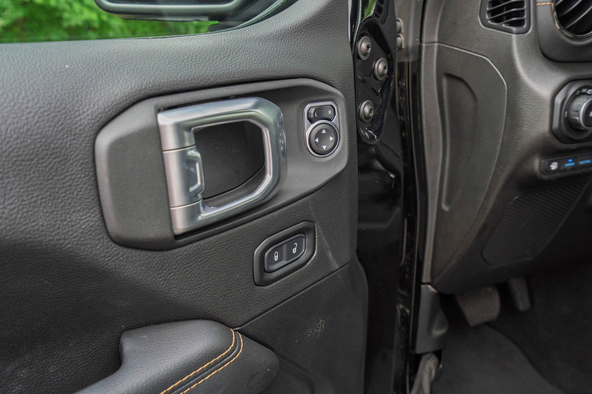 2021 Jeep Wrangler 4xe Unlimited Sahara High Altitude photo 21