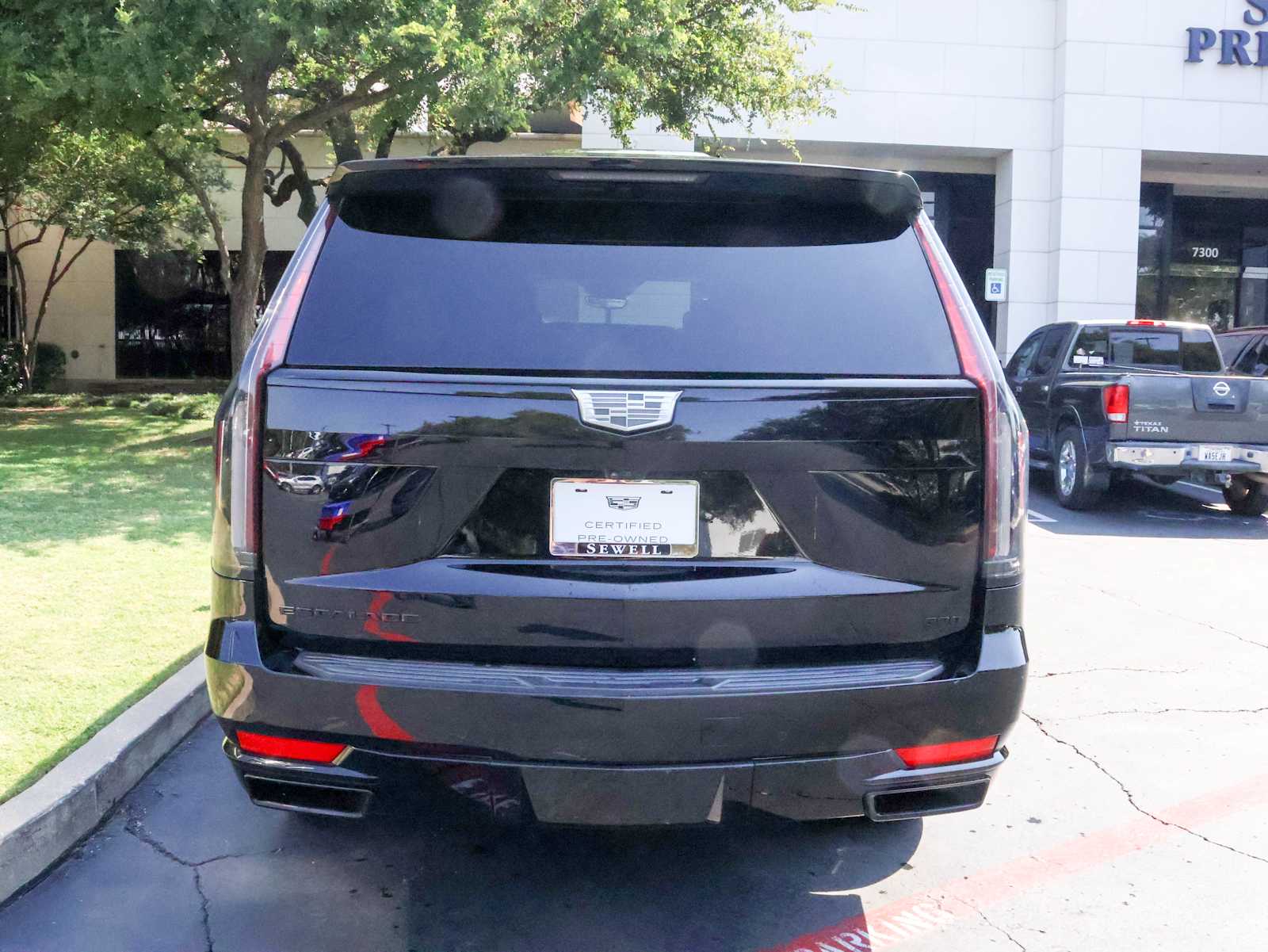 2022 Cadillac Escalade ESV Sport Platinum photo 3