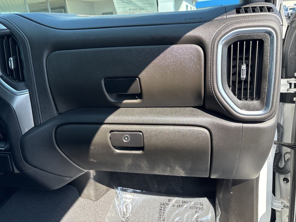 2021 Chevrolet Silverado 1500 RST photo 22