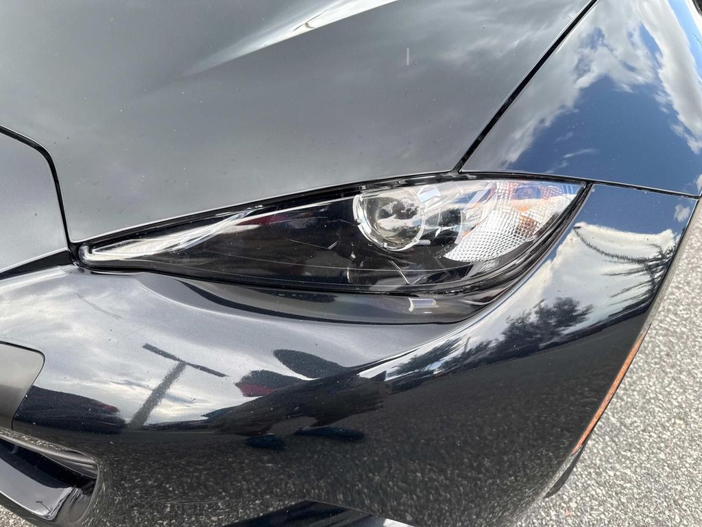 2023 Mazda MX-5 Miata RF Miata Grand Touring photo 9