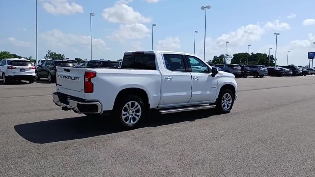 2025 Chevrolet Silverado 1500 LTZ photo 8