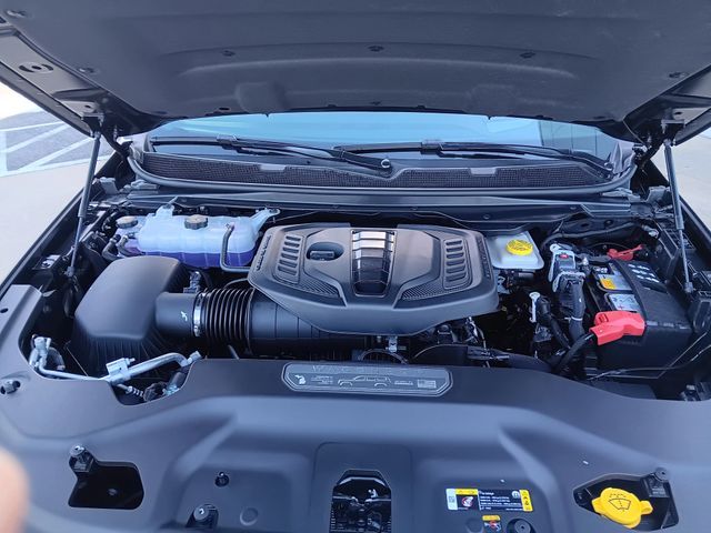 2025 Jeep Wagoneer L Series II Carbide photo 17