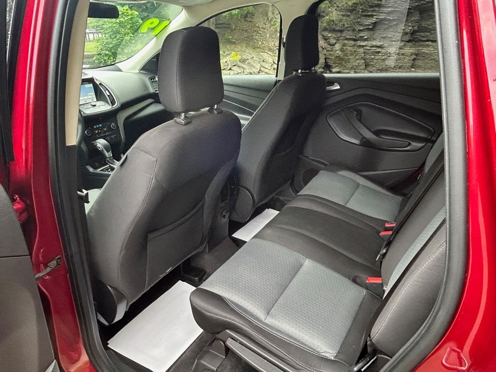 2019 Ford Escape SE photo 16