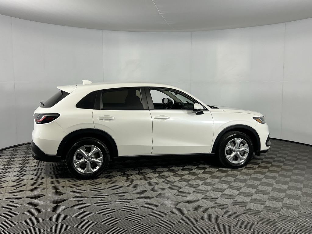 2025 Honda HR-V LX photo 4