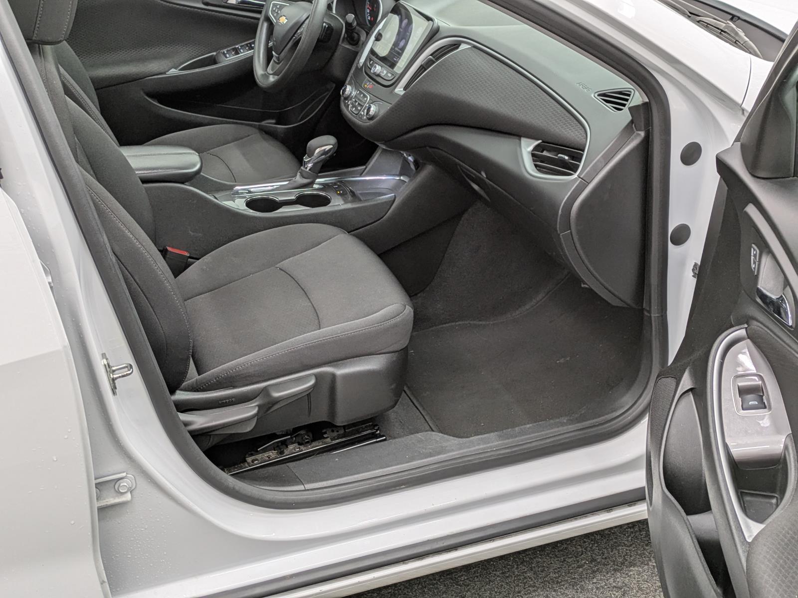 2024 Chevrolet Malibu 1LT photo 17
