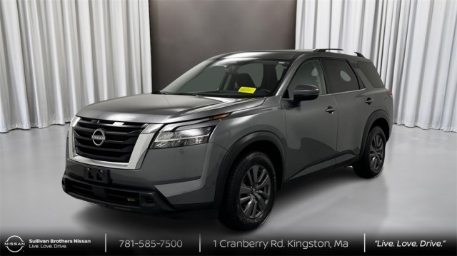 2022 Nissan Pathfinder SV