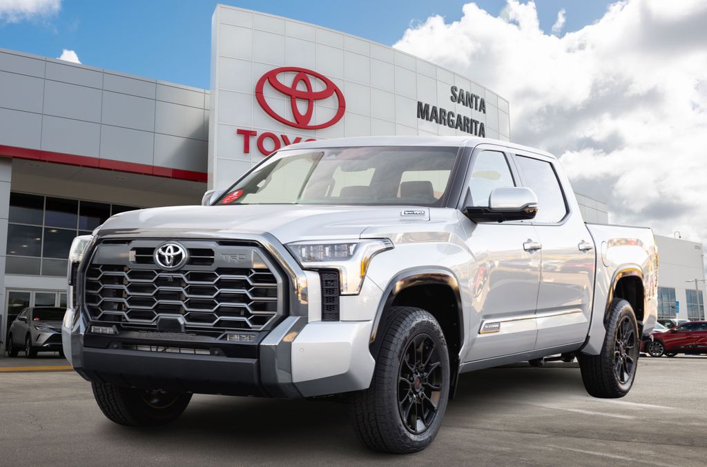 2025 Toyota Tundra Platinum's photo