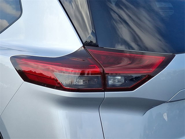 2021 Nissan Rogue SV AWD photo 10