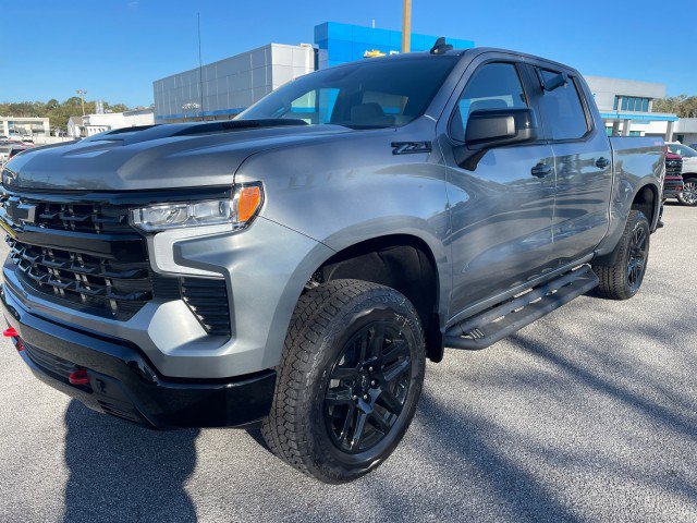 2025 Chevrolet Silverado 1500 LT Trail Boss photo 2