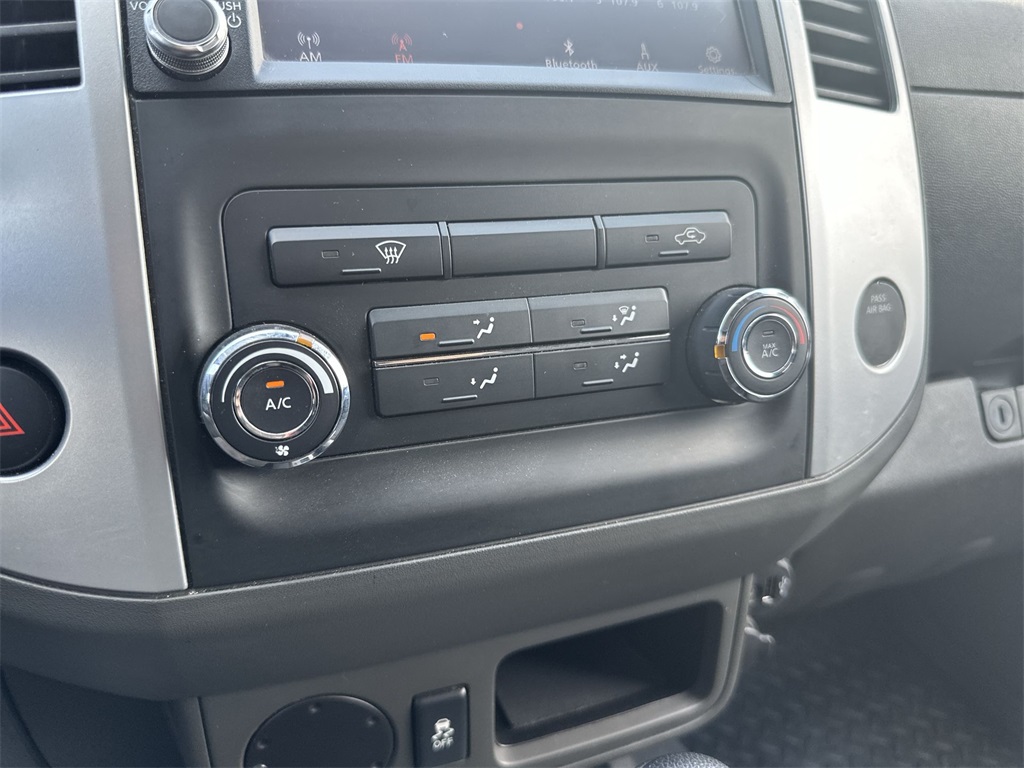 2021 Nissan Frontier SV photo 17
