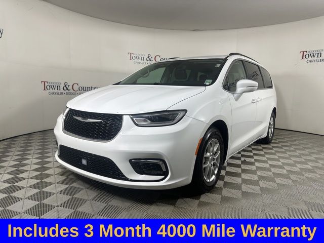 2022 Chrysler Pacifica Touring L's photo