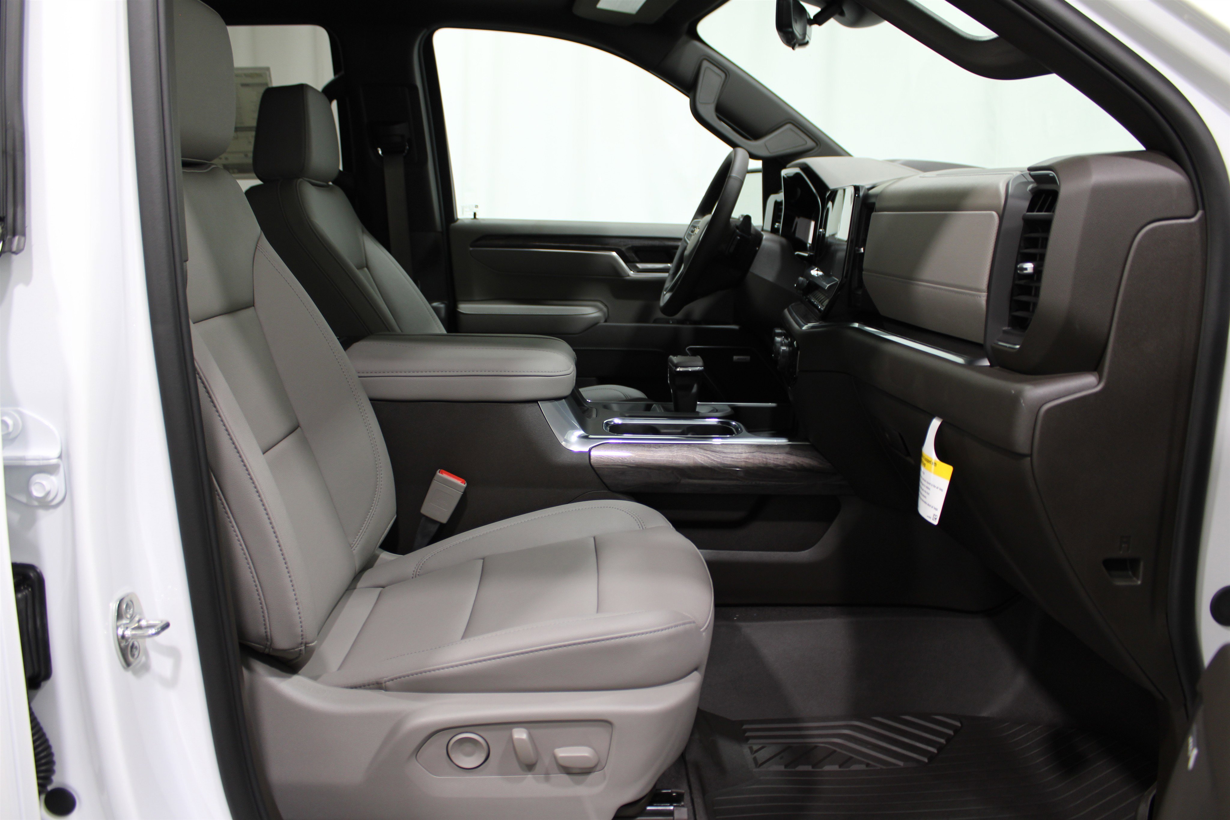 2026 Chevrolet Silverado 1500 LTZ photo 21