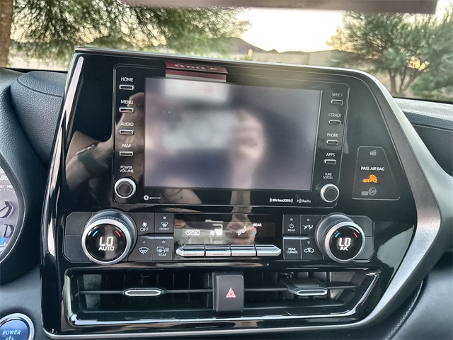 2021 Toyota Highlander Hybrid LE photo 19