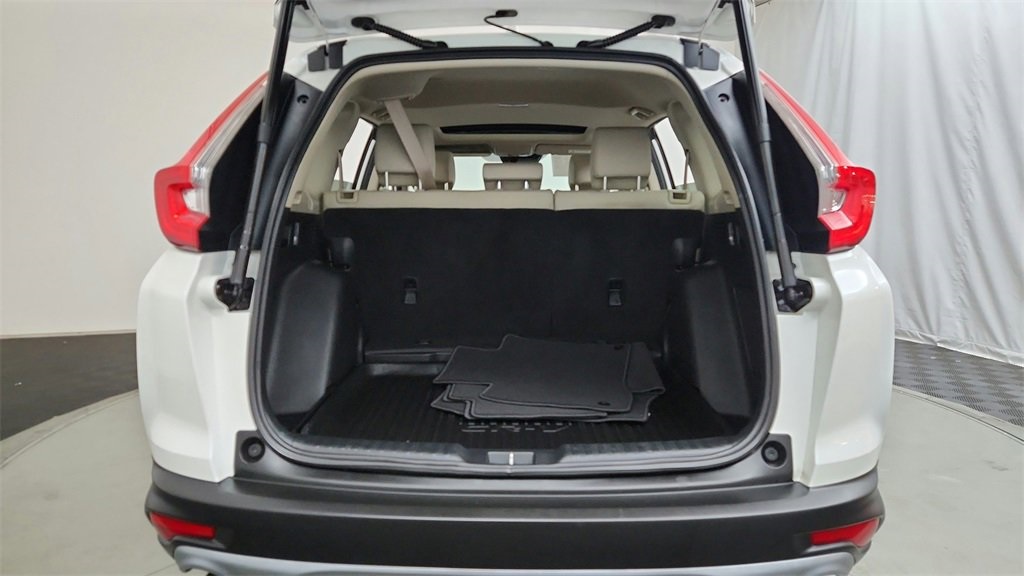 2017 Honda CR-V Touring photo 13