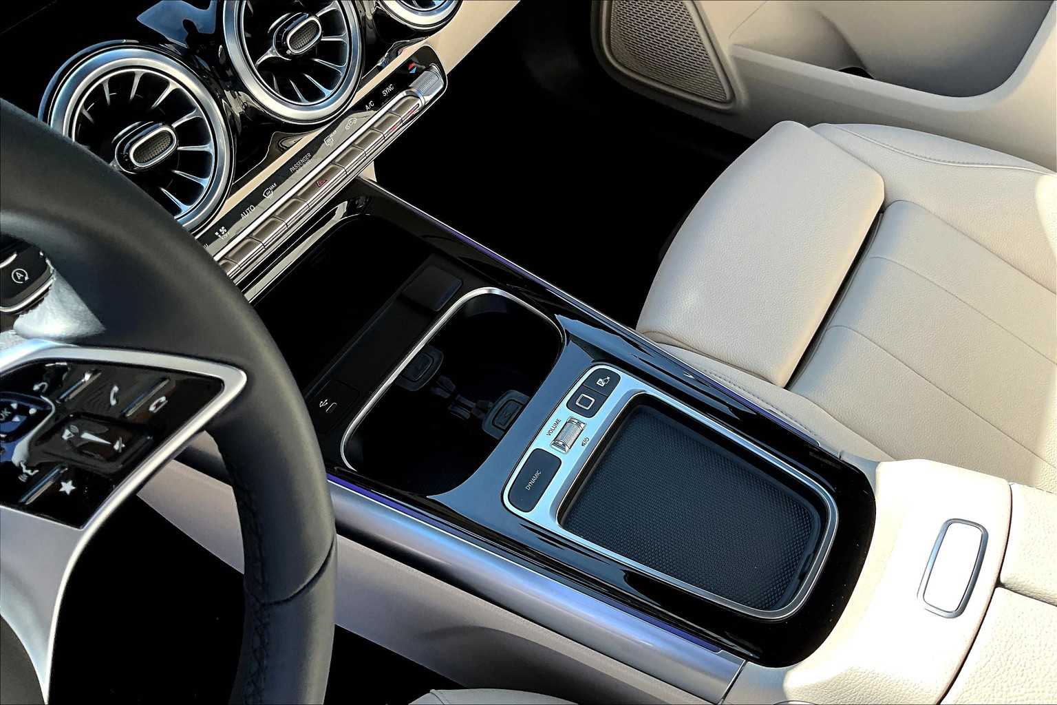 2025 Mercedes Benz GLA 250 4MATIC photo 14