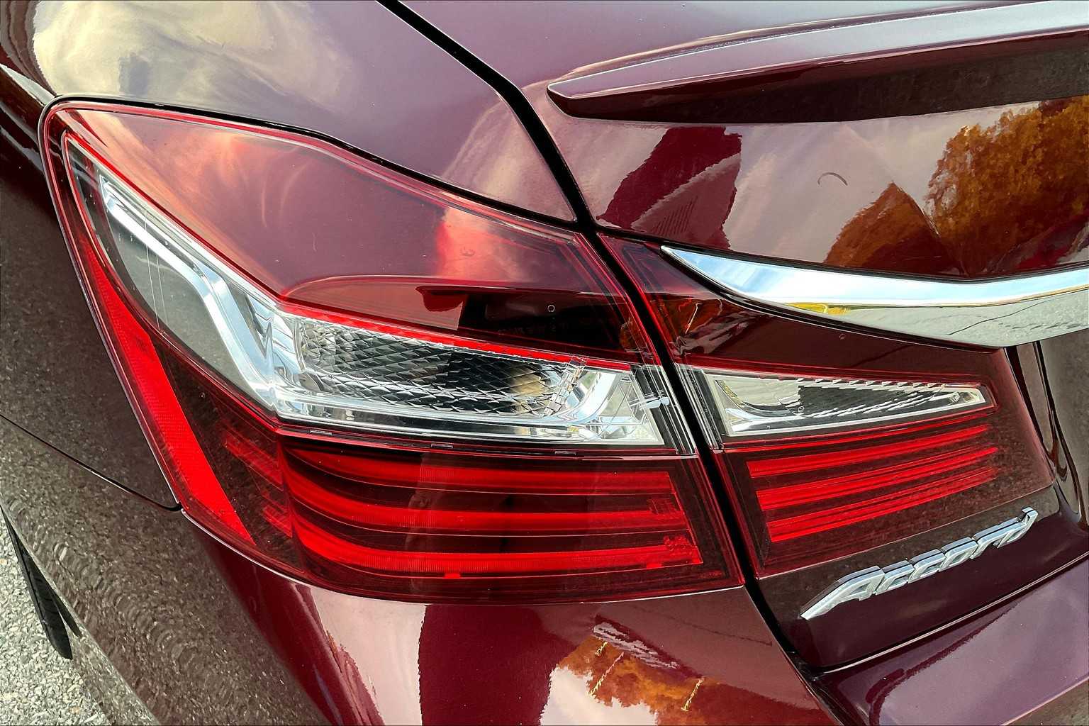 2017 Honda Accord Sport photo 29